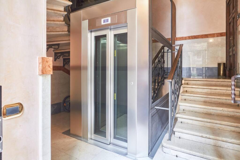 Easylife - Sophisticated In Cadorna Area Apartment Mailand